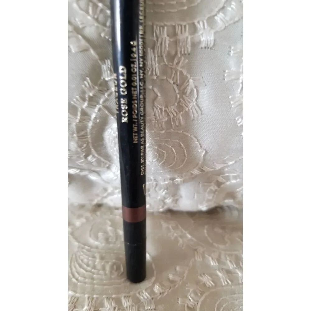 Laura Geller’s Rose Gold eyeliner
